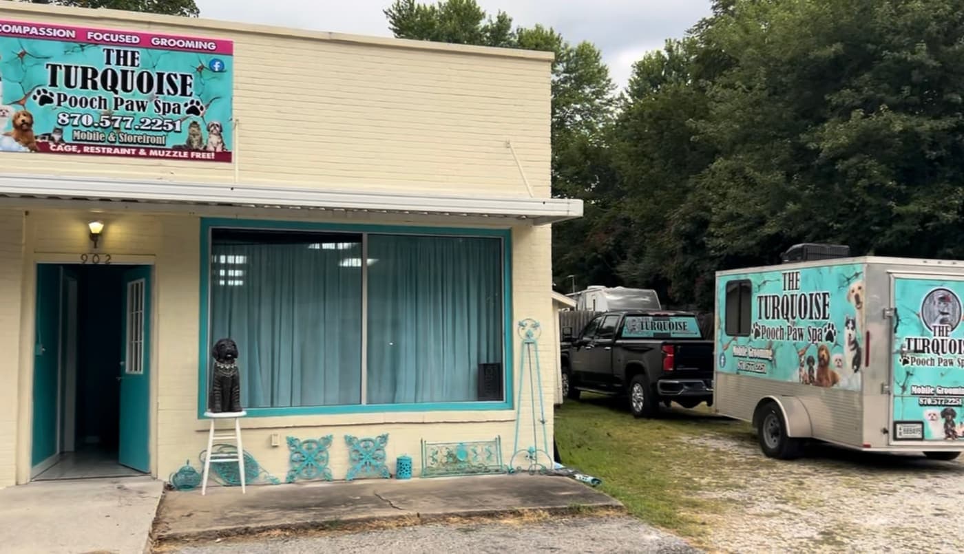 The Turquoise Pooch Paw Spa salon serving Holiday Island and Beaver Lake Arkansas